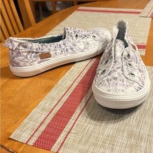 Blowfish Slip-On Canvas Sneakers in Light Lavender Tie-Dye